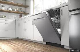 Chef Curtis Stone and Bosch Simplifying Cleanup with the Bosch Dishwasher