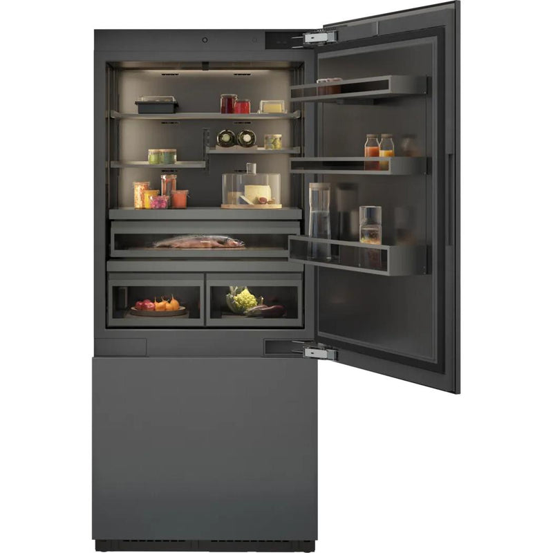 Gaggenau 36-inch 400 series Vario built-in fridge-freezer with bottom freezer and Softclose® Flat Hinge RVB497790 IMAGE 1